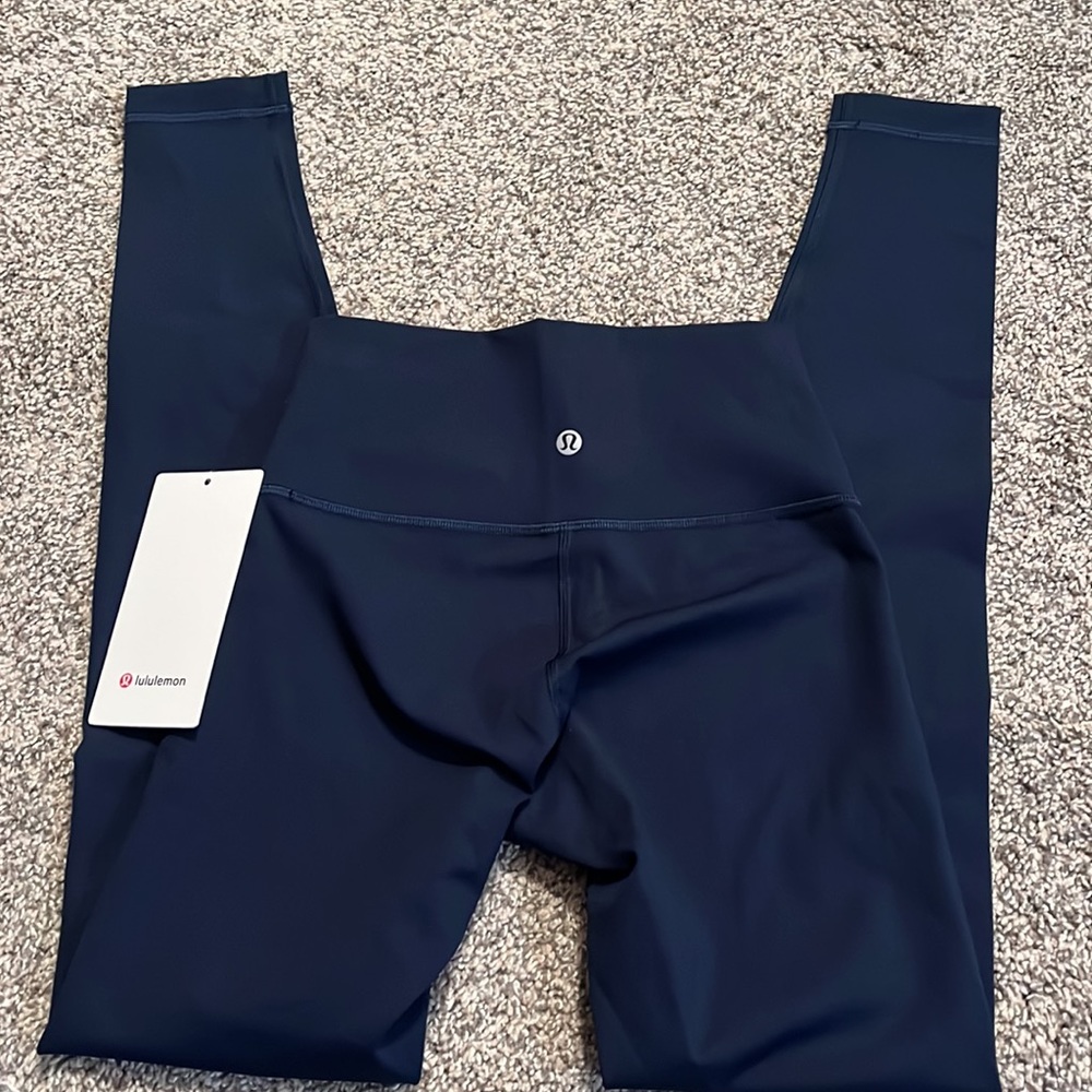 •• NWT Lululemon Wunder Under leggings size 4 - Picture 4 of 5